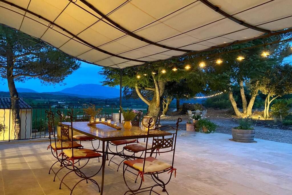Le clos des pins, vue mont Ventoux Roaix Exterior foto