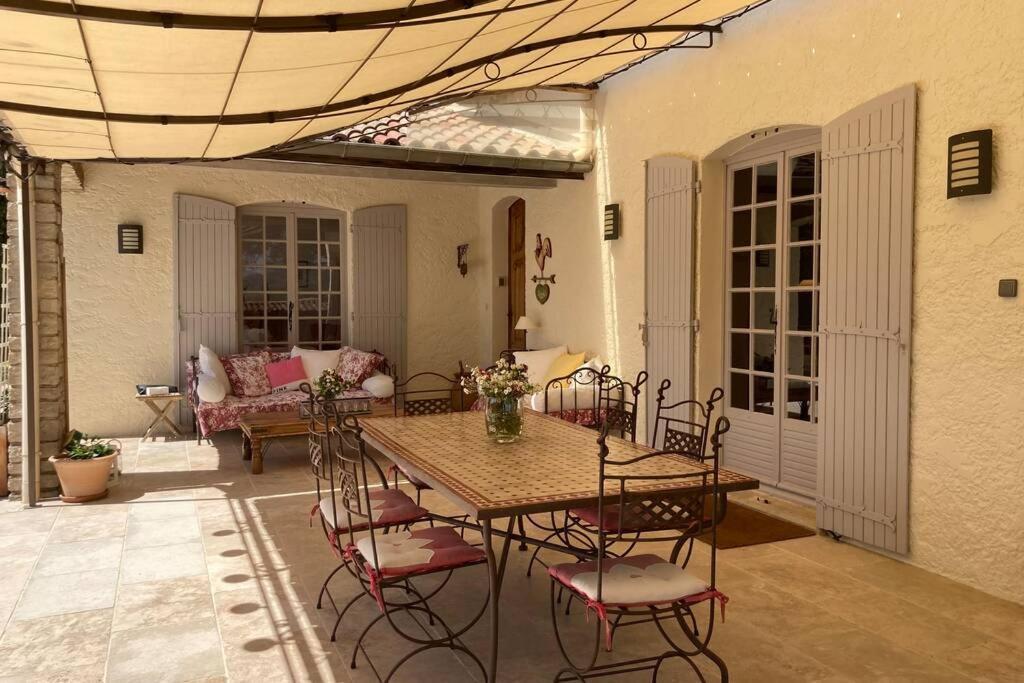 Le clos des pins, vue mont Ventoux Roaix Exterior foto