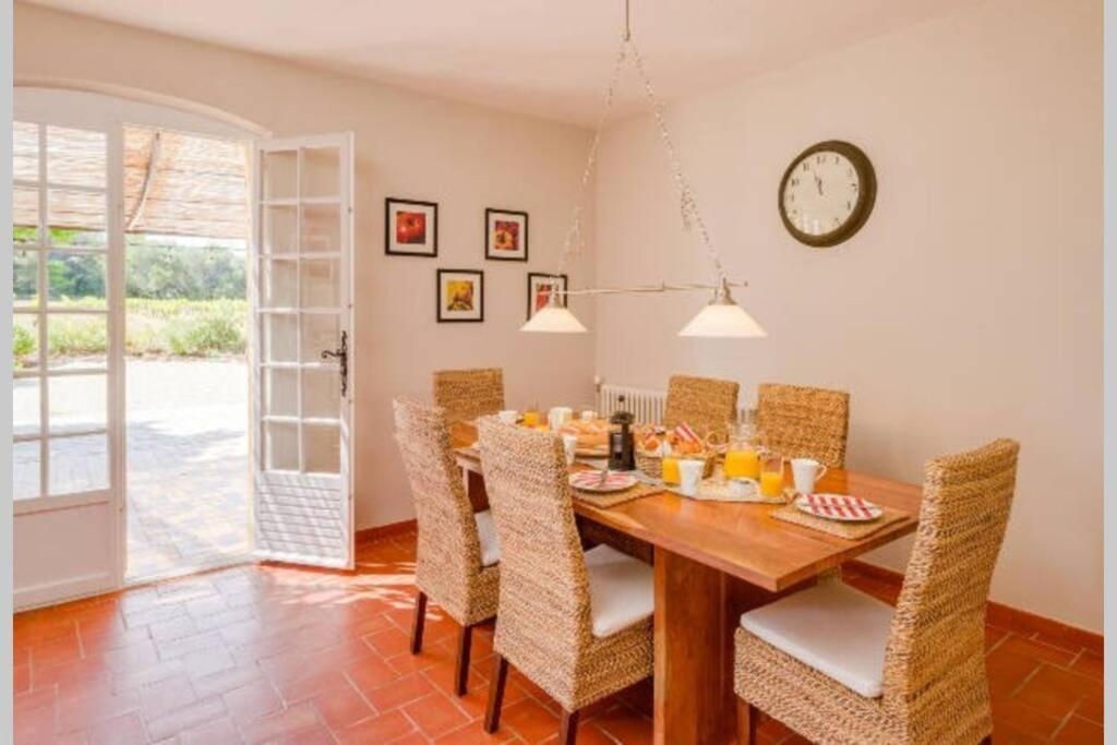 Le clos des pins, vue mont Ventoux Roaix Exterior foto